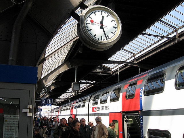 1ab8a3fe536cb9c0d80a5e6a709c9dee--swiss-railways-zurich